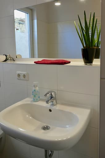 Ferienwohnung-Sello-Waschbecken
